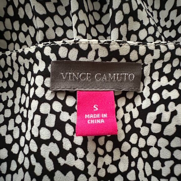 Vince Camuto Flutter Sleeve Blouse - Picture 6 of 7